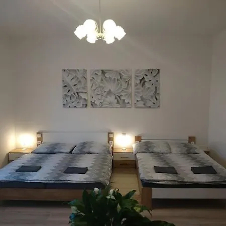 Need In Iii-7 Bed Ap- Cycling Trail * Decin