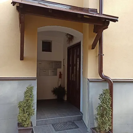 Need In Iii-7 Bed Ap- Cycling Trail Apartment Decin